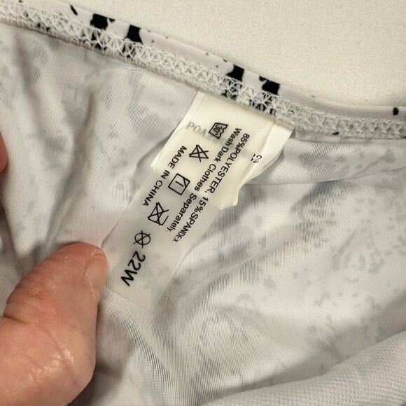 NWT DACO Plus Size Black White 2 Piece Swimsuit Adjustable - Size 22 - Picture 8 of 9